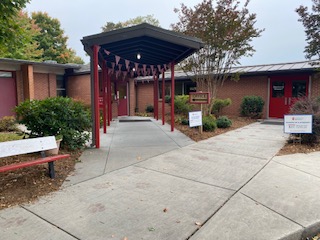 Photo of Bruce Drysdale Elementary exterior
