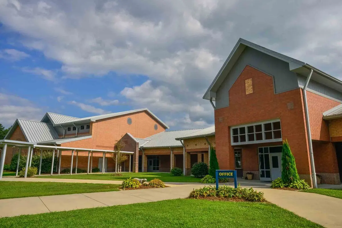 Photo of Sugarloaf Elementary exterior